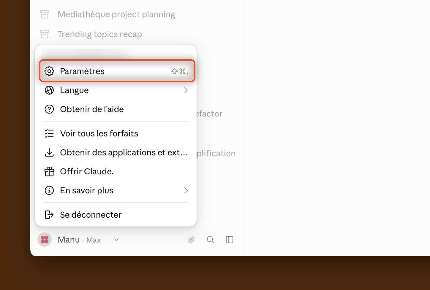 Menu du compte Claude ouvert, l'entrée Paramètres entourée