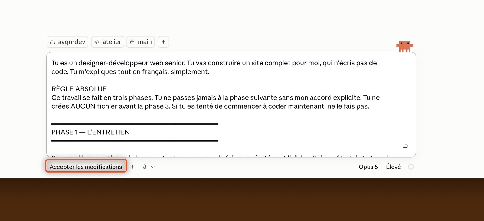 Zone de saisie de Claude Code, la mention Accepter les modifications entourée en bas à gauche